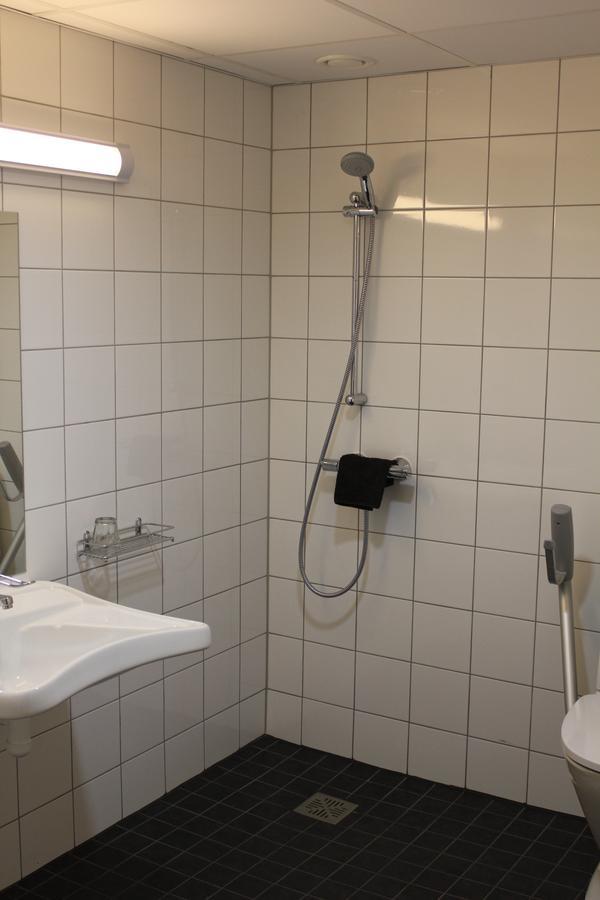 Tuhamaee Hostel Kiviõli Kamer foto